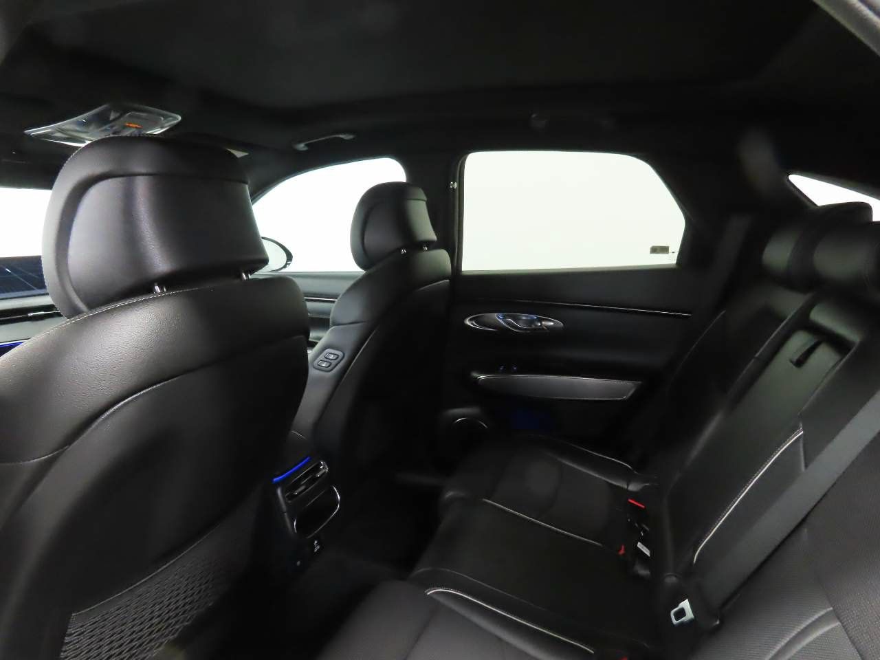 Used 2024 Genesis GV70 3.5T Sport AWD/4WD image 16