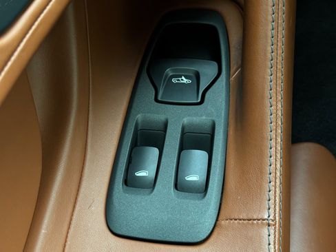 Used 2017 McLaren 570S RWD image 32