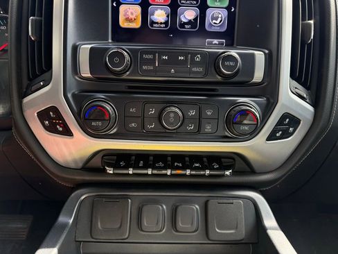 Used 2018 GMC Sierra 1500 SLT AWD/4WD image 22