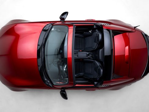 Used 2023 MAZDA MX-5 Miata Club RWD image 14