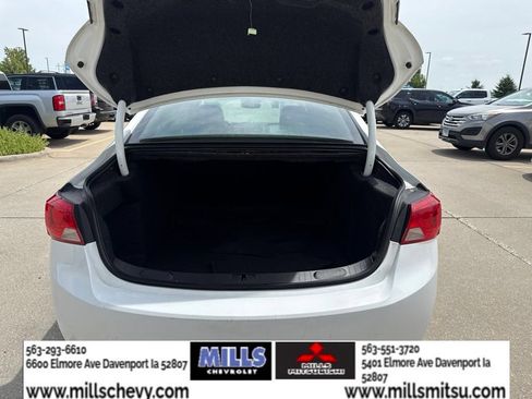 Used 2018 Chevrolet Impala LT w/ Sunroof and Spoiler Package FWD image 20
