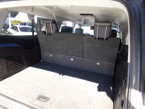 Used 2015 Chevrolet Suburban LTZ image 18