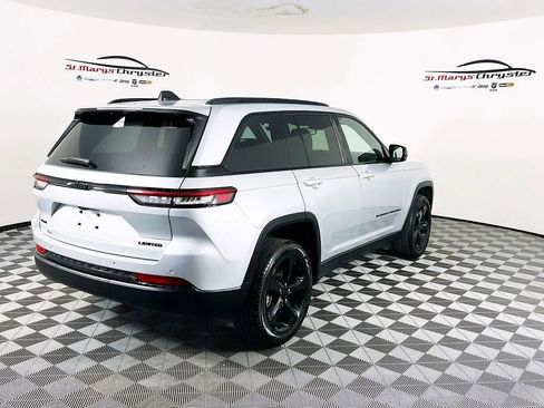 Used 2024 Jeep Grand Cherokee Limited w/ Black Appearance Package AWD/4WD image 8