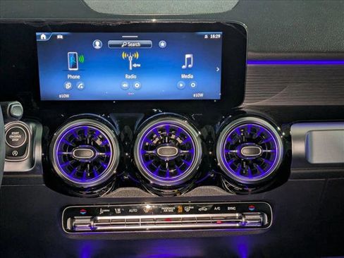 New 2025 Mercedes-Benz GLB 250 4MATIC image 14