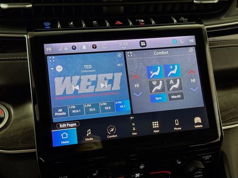 Used 2022 Jeep Grand Cherokee Limited 4xe image 18