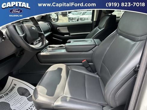 Certified 2025 Ford Expedition Active AWD/4WD image 19
