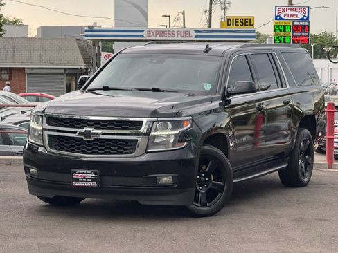 Used 2019 Chevrolet Suburban LT AWD/4WD image 9