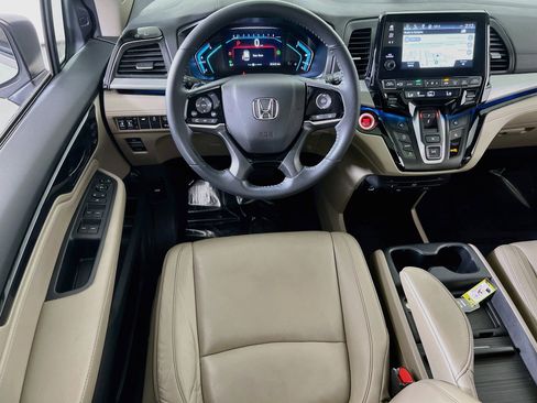 Used 2023 Honda Odyssey Touring image 23