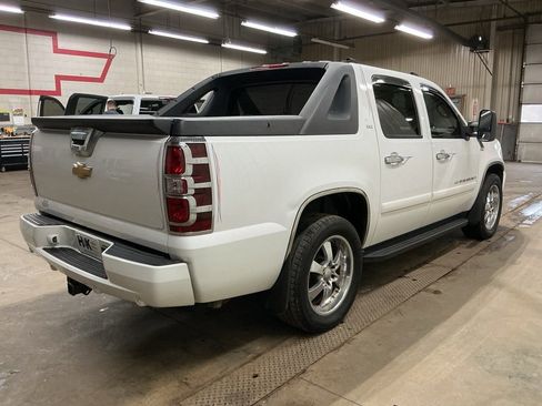 Used 2007 Chevrolet Avalanche LTZ w/ LTZ Preferred Equipment Group image 10