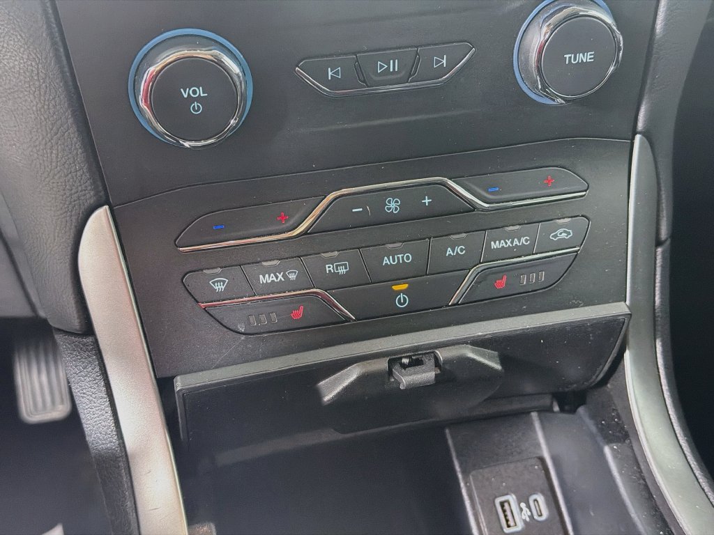 Used 2020 Ford Edge SEL w/ Convenience Package AWD/4WD image 15
