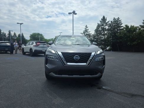 Used 2023 Nissan Rogue SV AWD/4WD image 2