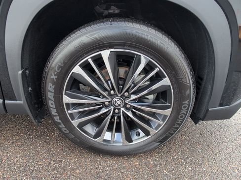 Certified 2024 Toyota Grand Highlander AWD Hybrid image 12