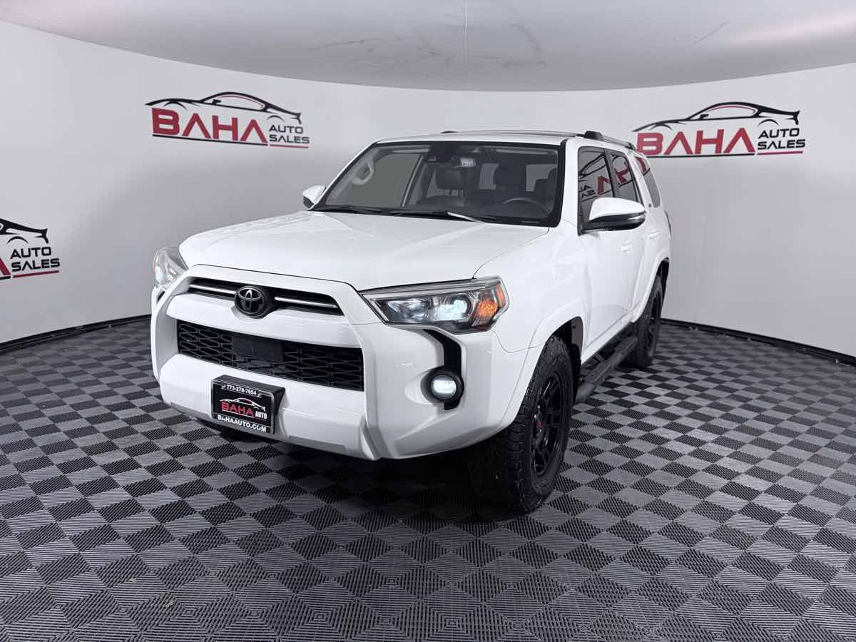Used 2021 Toyota 4Runner SR5 Premium w/ Moonroof Package RWD image 2