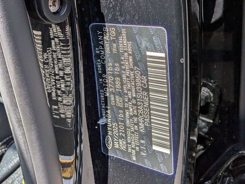 Used 2025 Hyundai Venue SEL FWD image 35