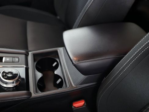 Used 2024 Mitsubishi Outlander ES image 32