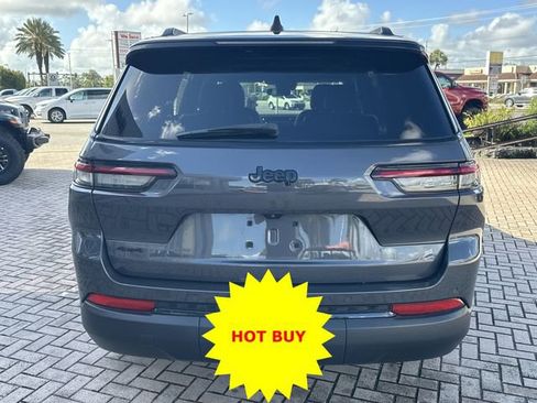 Used 2024 Jeep Grand Cherokee L Altitude AWD/4WD image 8