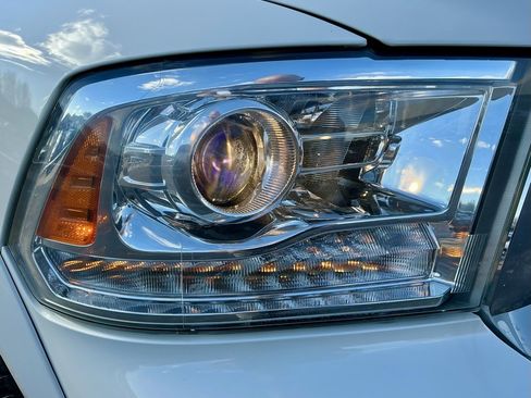 Used 2016 RAM 1500 Laramie Longhorn image 8