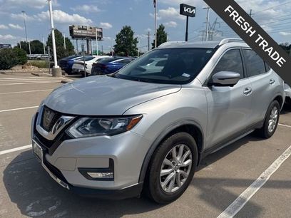Used 2017 Nissan Rogue SV w/ SV Premium Package