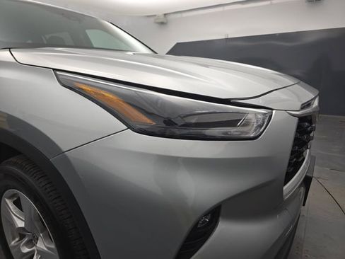 Used 2024 Toyota Highlander LE image 13