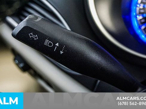 Used 2024 Chrysler Pacifica Touring-L image 29