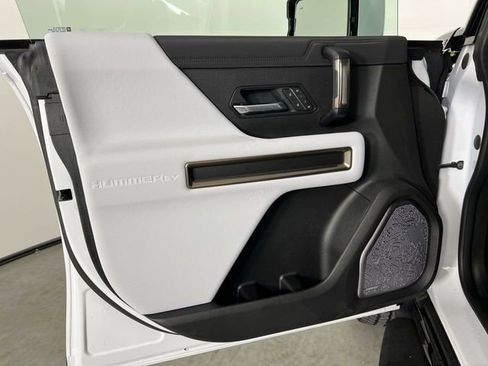 Used 2025 GMC Hummer EV 3X image 23