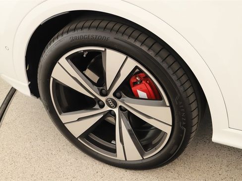 Certified 2025 Audi SQ5 Prestige image 32