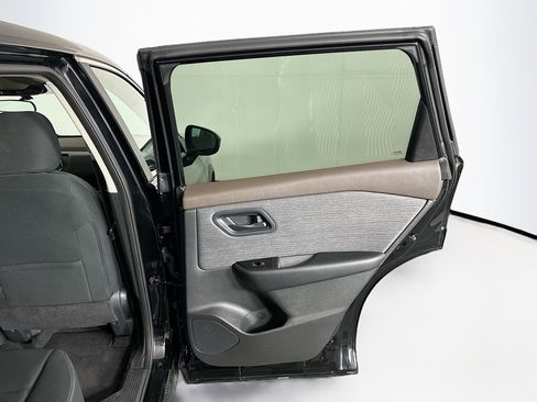 Used 2023 Nissan Rogue S FWD image 28