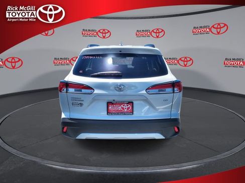Used 2024 Toyota Corolla Cross LE FWD image 7