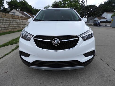 Used 2021 Buick Encore Preferred AWD/4WD image 3