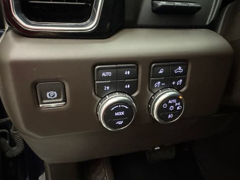 Used 2022 GMC Sierra 1500 Denali w/ Technology Package AWD/4WD image 28