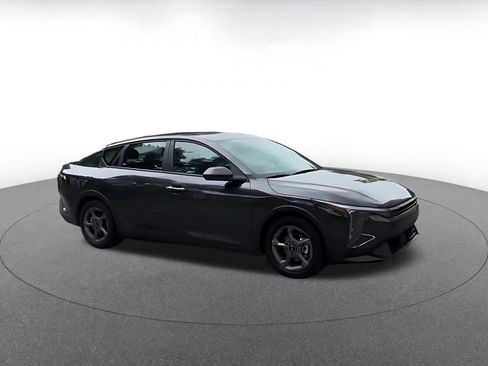 Used 2025 Kia K4 FWD image 2