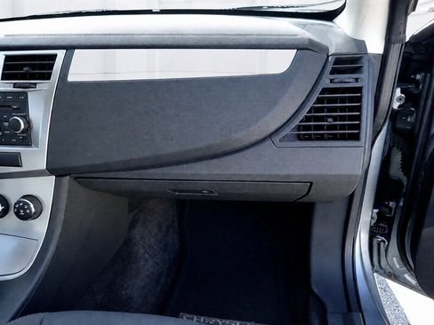 Used 2010 Chrysler Sebring Touring FWD image 16