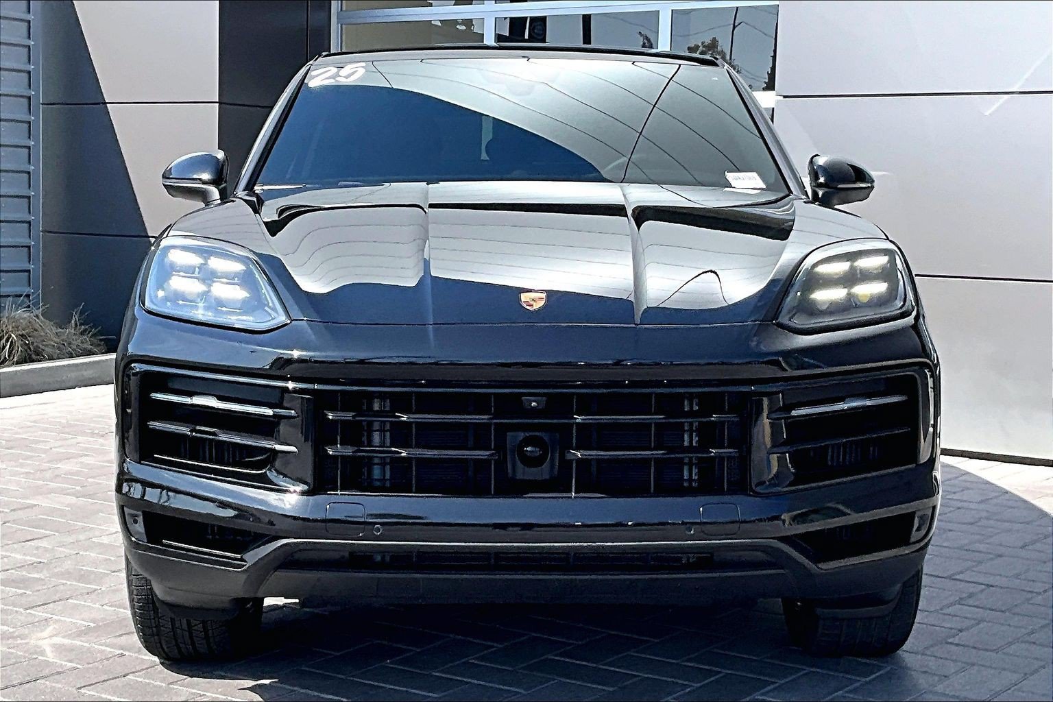 Certified 2025 Porsche Cayenne E-Hybrid Coupe w/ Premium Package Plus AWD/4WD image 2