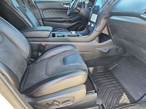 Used 2021 Ford Edge ST image 22