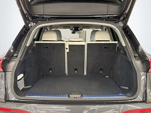 Used 2025 Audi Q5 Premium w/ Convenience Package image 21