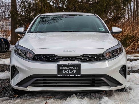 Certified 2023 Kia Forte LXS image 2