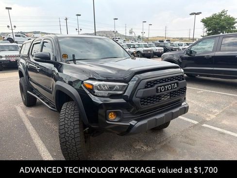 Used 2022 Toyota Tacoma TRD Off-Road w/ TRD Premium Off Road Package AWD/4WD image 4