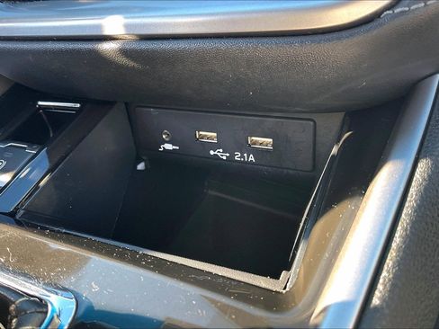 Used 2021 Subaru Outback Premium image 39