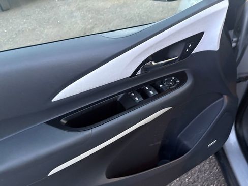 Used 2019 Chevrolet Bolt Premier w/ Infotainment Package image 11