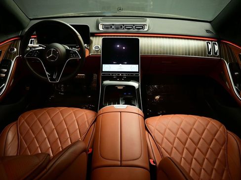 Used 2023 Mercedes-Benz S 580 4MATIC Sedan w/ AMG Line image 4