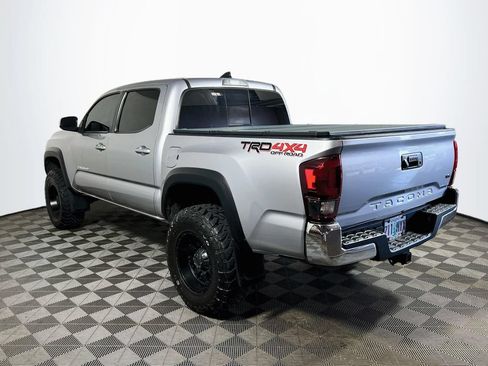Certified 2018 Toyota Tacoma TRD Off-Road AWD/4WD image 5