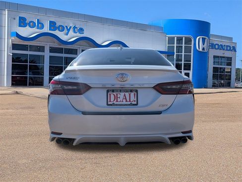 Used 2023 Toyota Camry XSE image 4