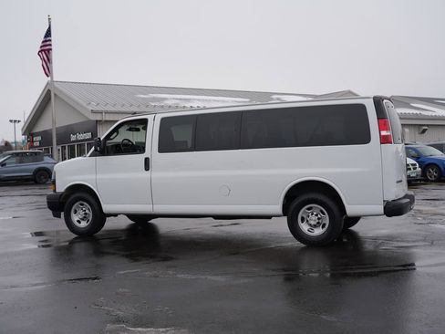 Used 2022 Chevrolet Express 3500 LS image 6