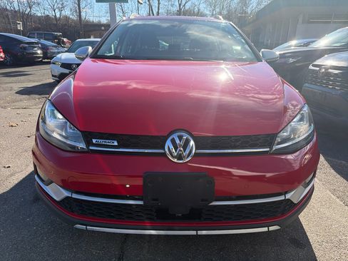 Used 2017 Volkswagen Golf Alltrack SEL image 2