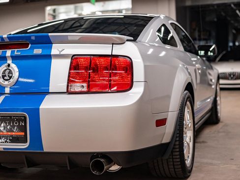 Used 2009 Ford Mustang Shelby GT500 RWD image 38