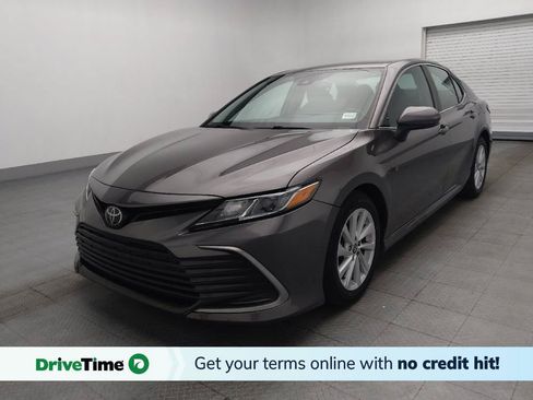 Used 2022 Toyota Camry LE FWD image 1