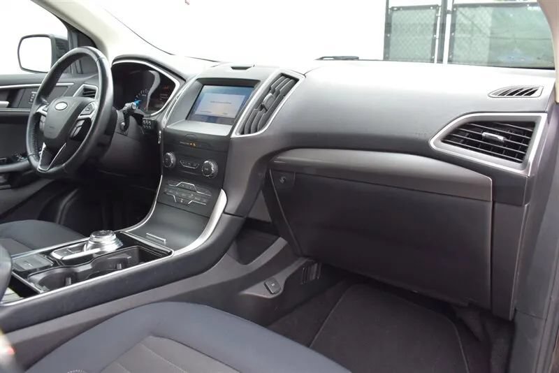 Used 2019 Ford Edge SEL FWD image 11