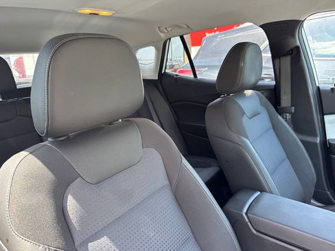 Used 2024 Chevrolet Trax LT w/ Sunroof Package FWD image 12