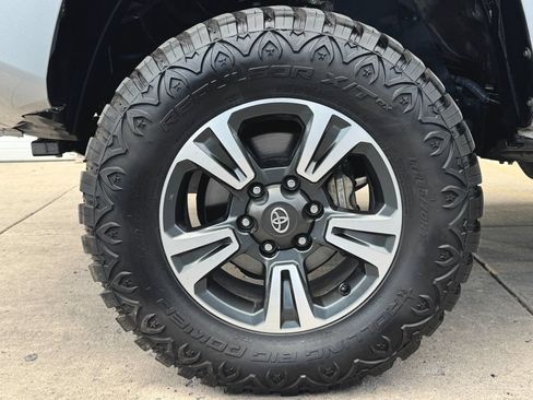 Used 2017 Toyota Tacoma SR w/ Tow Package AWD/4WD image 12