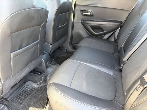 Certified 2022 Chevrolet Trax LT w/ Sport Edition FWD image 18